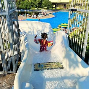 Villa Pizzo Beach Club - Free Pool & Private Beach Perfect For Families